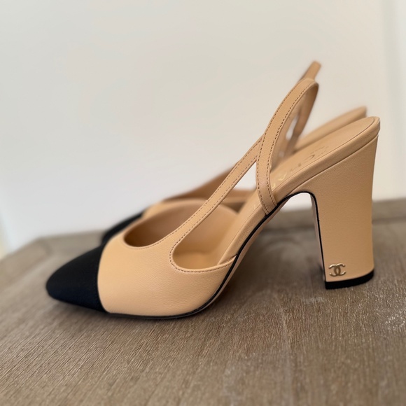 COCO SLINGS CHANEL Color: BEIGE/NOIR Size: 39H Price: - Picture 1 of 7